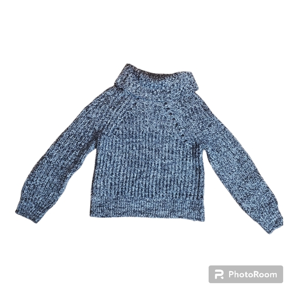 Kendall & Kylie Chunky Crowl Neck Sweater - Picture 6 of 10